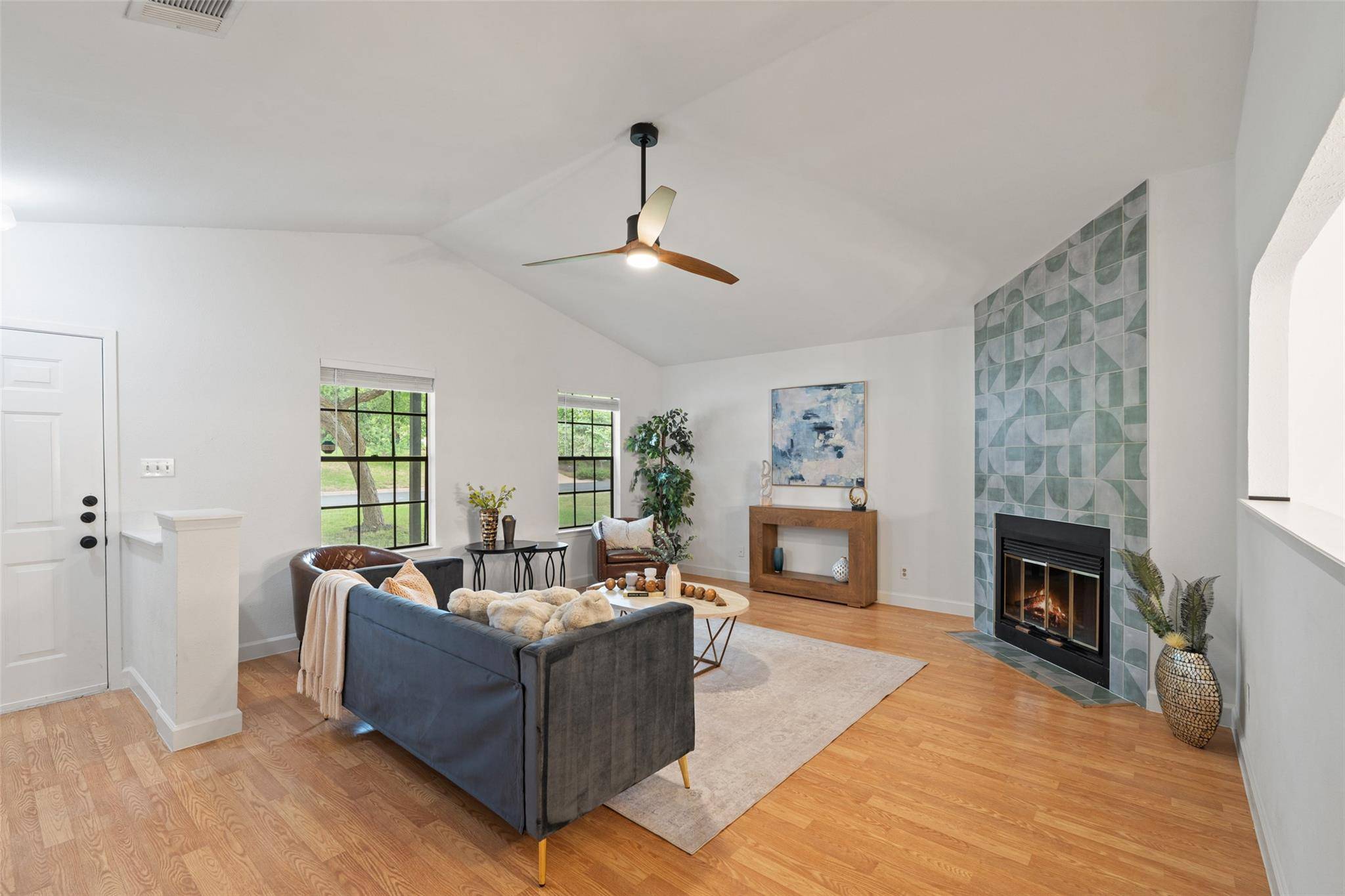Austin, TX 78745,8400 Dixon DR