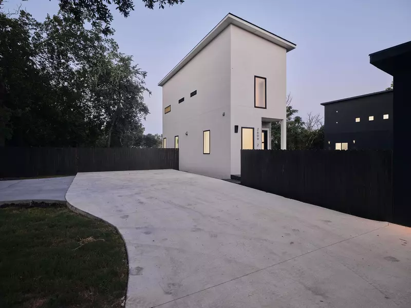 2609 Davis LN #2, Austin, TX 78745