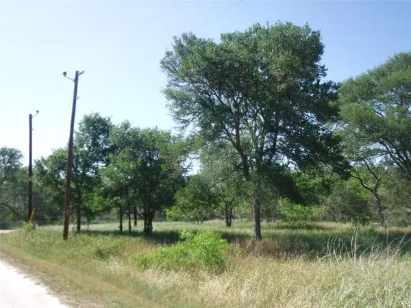 000 Winding LN, Smithville, TX 78957