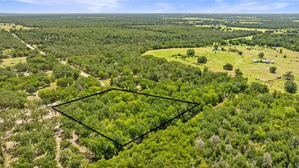 1172 Deerwood DR, Elgin, TX 78621