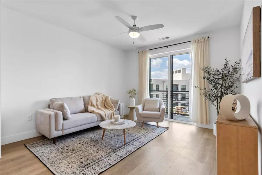 1701 Simond Ave #636, Austin, TX 78723