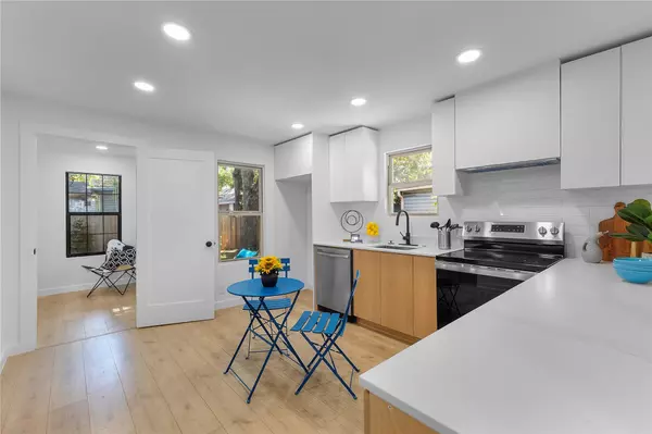 Austin, TX 78702,2404 Santa Rita ST