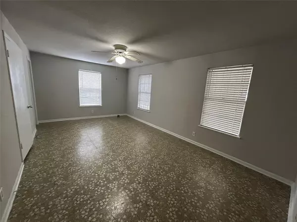 Austin, TX 78702,2765 Lyons RD