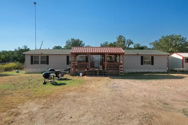 1672 Fm 2104, Paige, TX 78659