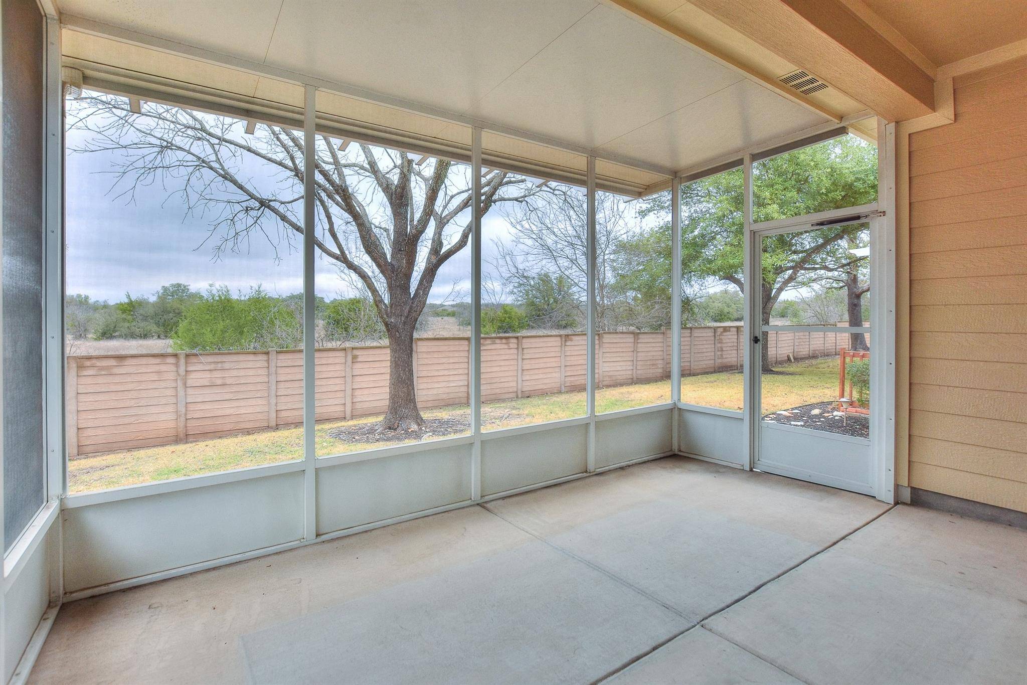 221 Bonham LOOP, Georgetown, TX 78633
