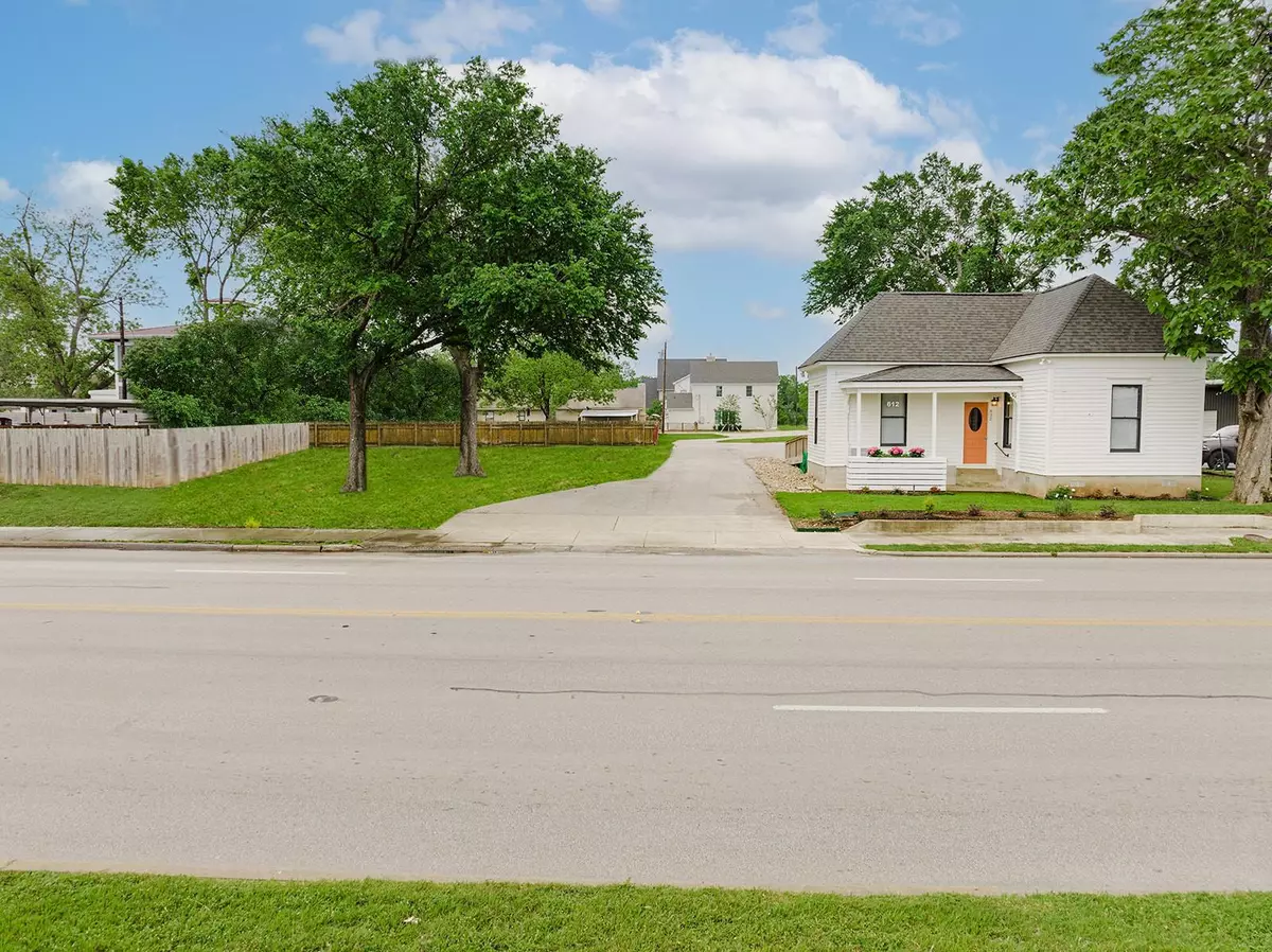 Georgetown, TX 78626,612 W University Ave