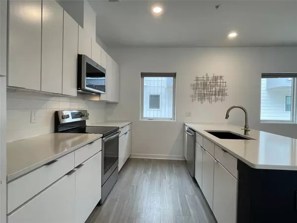 Austin, TX 78745,5924 S Congress Ave #152S