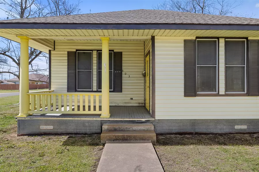 303 Vernon ST, Taylor, TX 76574