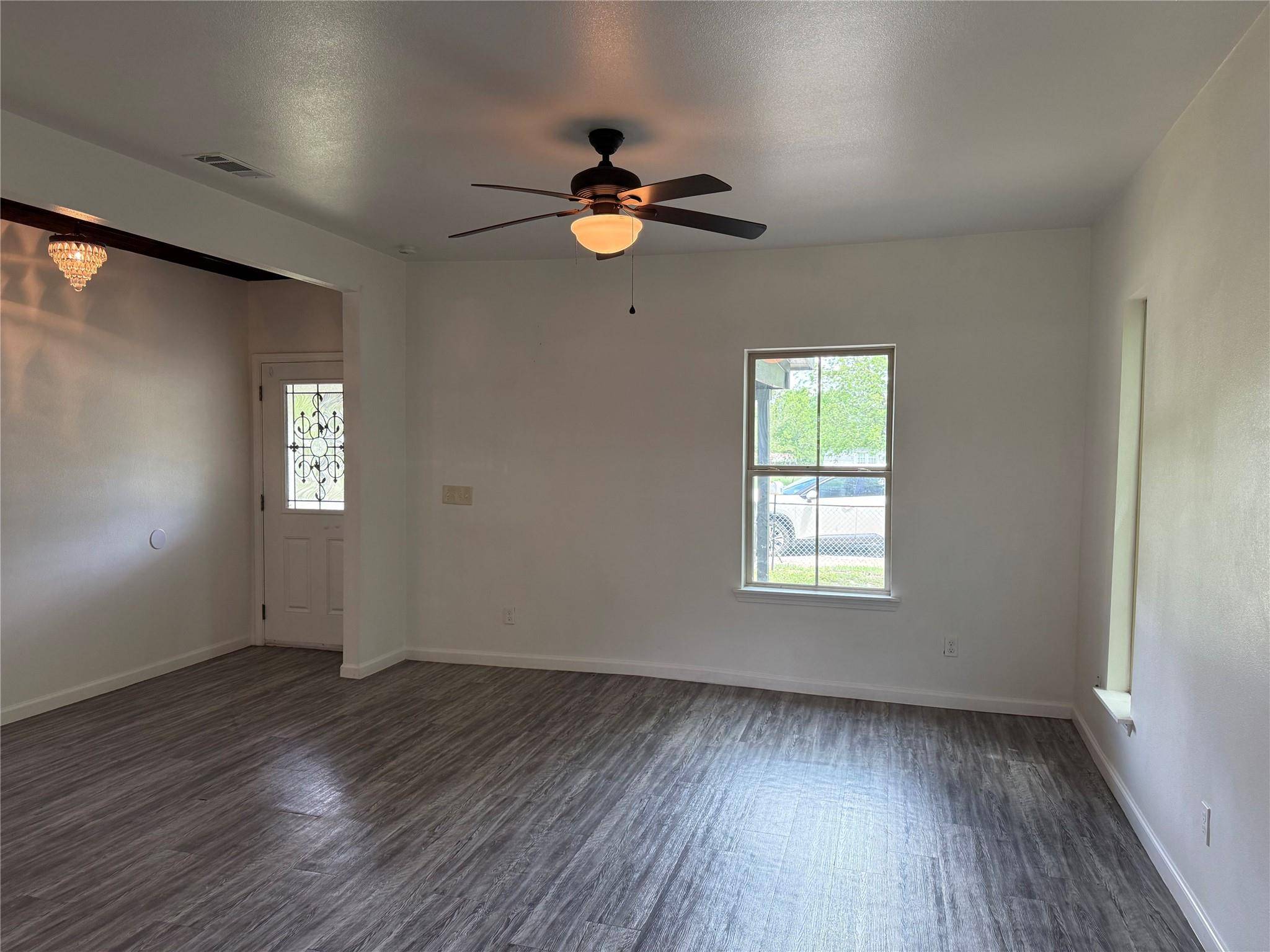 Lockhart, TX 78644,718 Pear ST