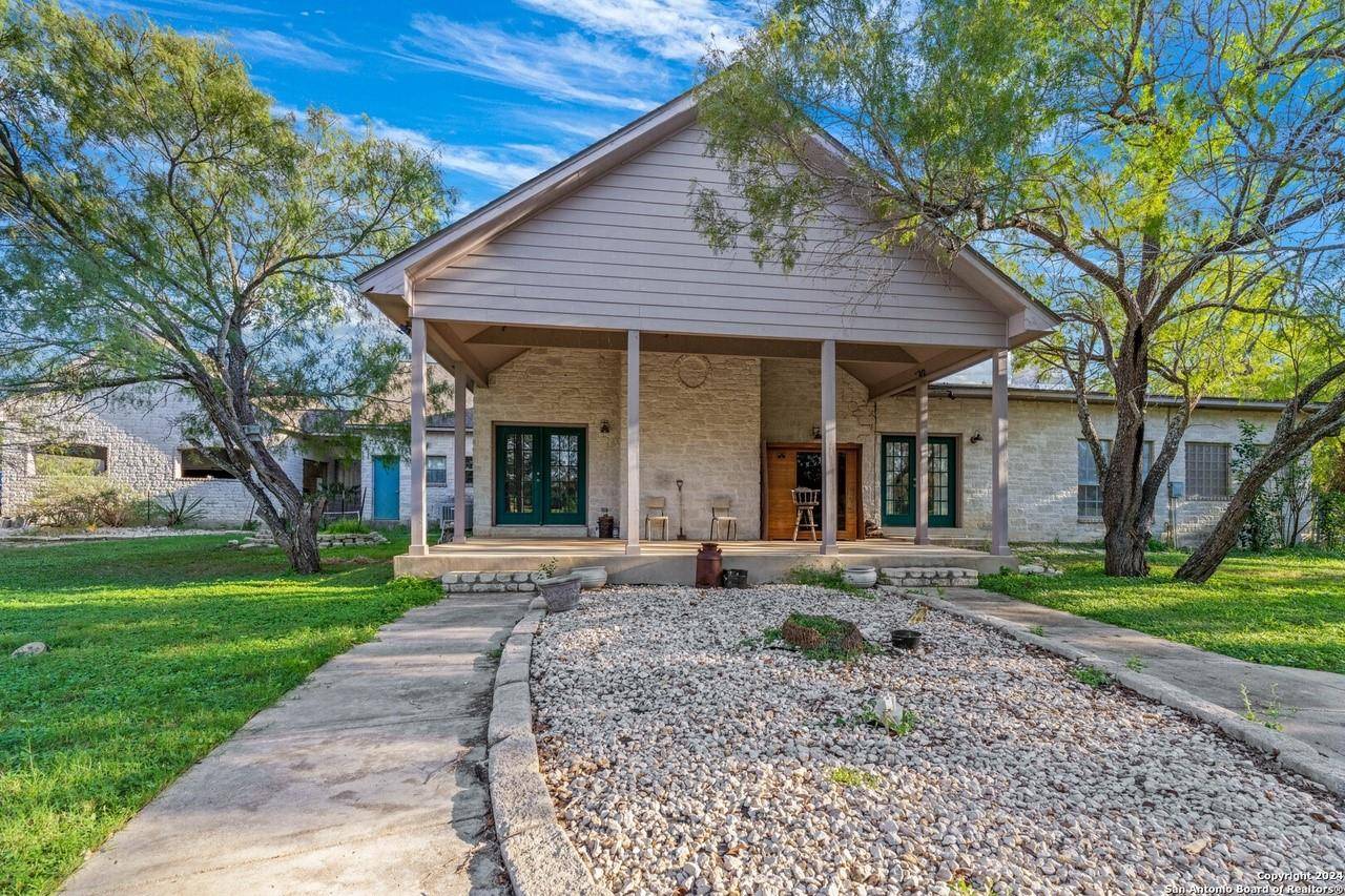6170 CR 332, Jourdanton, TX 78026