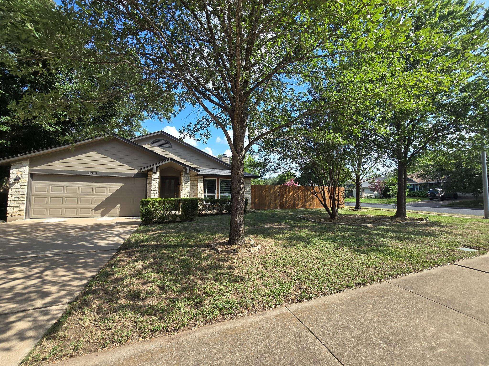 8815 Cainwood LN, Austin, TX 78729