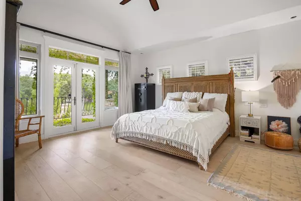 Wimberley, TX 78676,220 Southriver ST