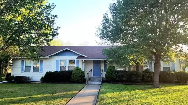 Shiner, TX 77984,122 N Avenue E Ave