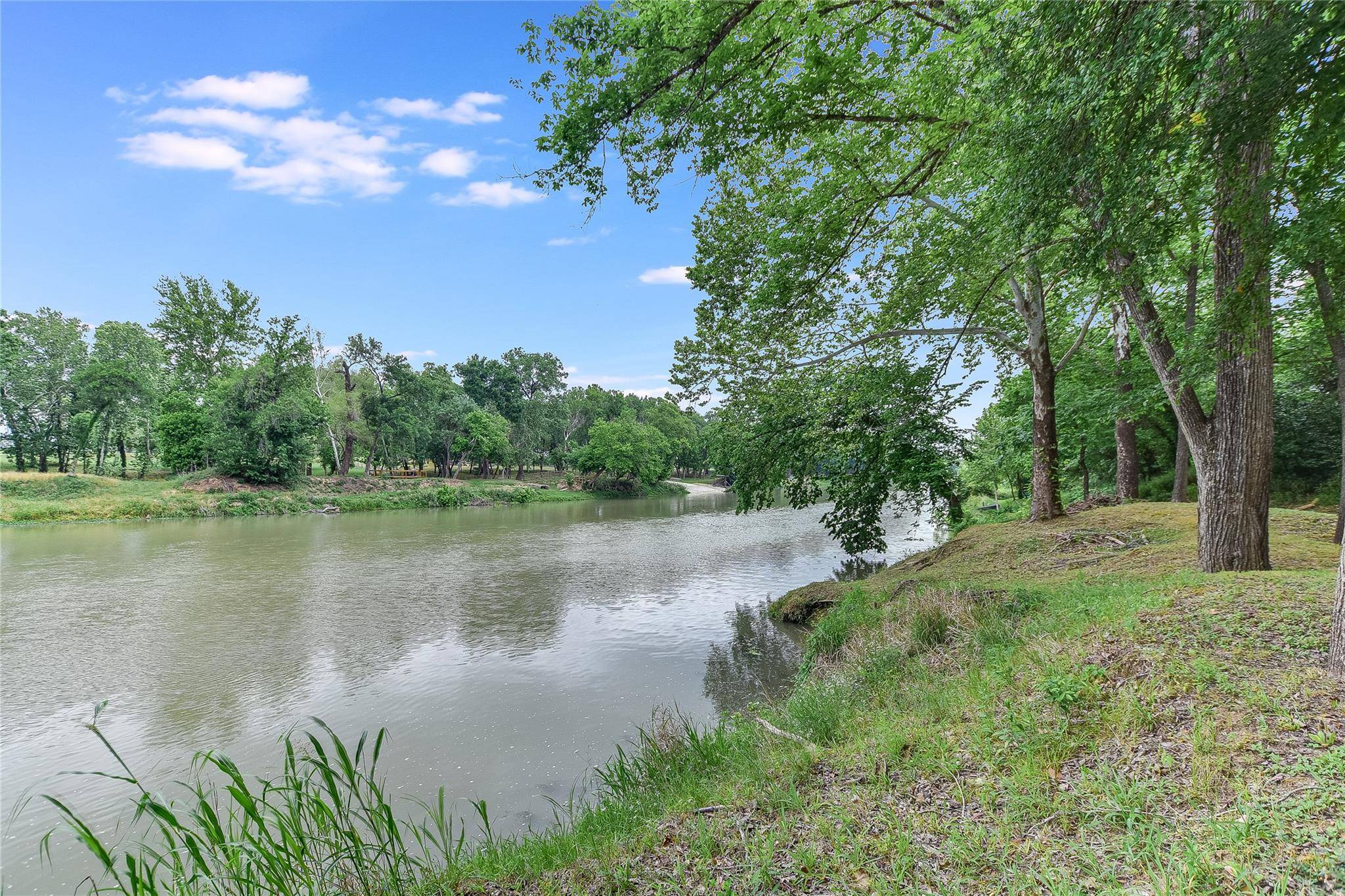 503 Colorado ST, Smithville, TX 78957