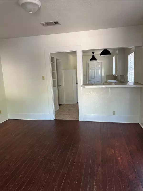 Buda, TX 78610,2951 Elm Grove LN