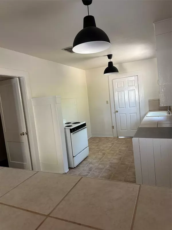 Buda, TX 78610,2951 Elm Grove LN