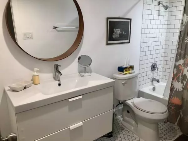 Austin, TX 78721,5909 Bolm RD #12