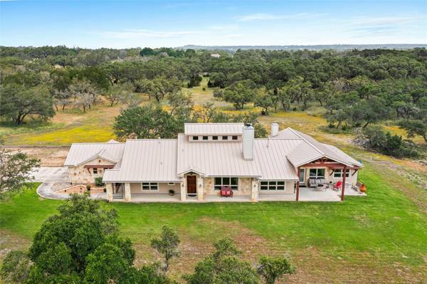 426 Preiss Ranch RD, Blanco, TX 78606