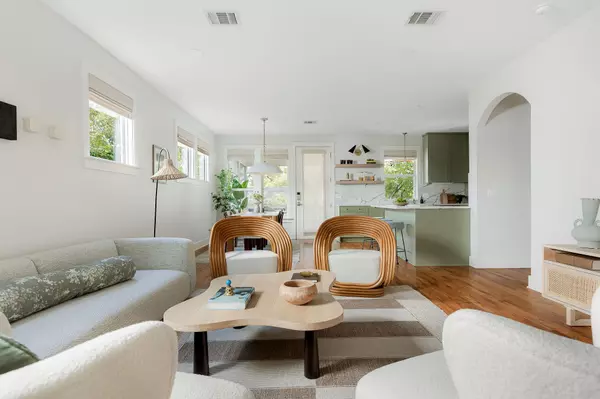 Austin, TX 78702,2305 E 8th ST