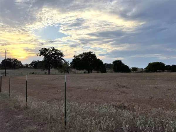 000 Old Kelley RD, Lockhart, TX 78644
