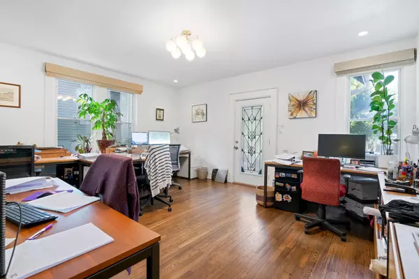 Austin, TX 78701,604 W 9 ST