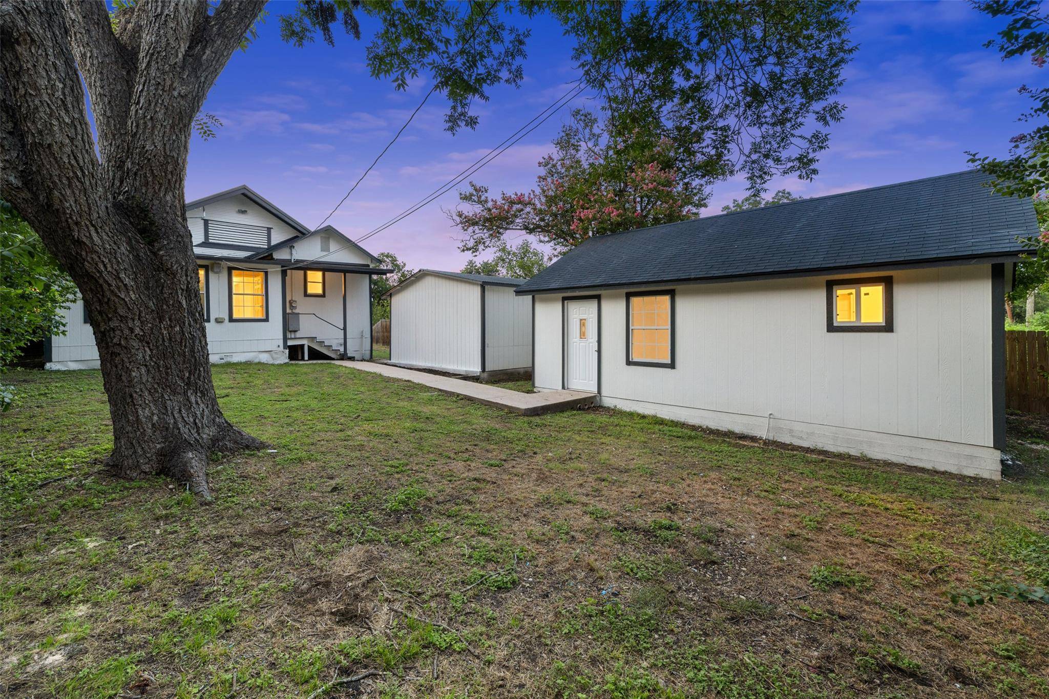 Taylor, TX 76574,707 W 7th ST