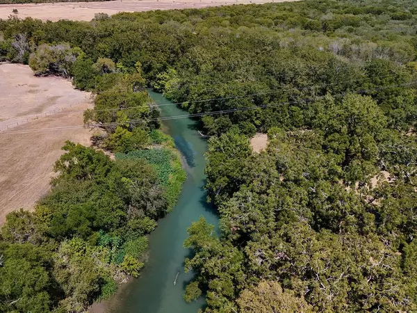 Kingsbury, TX 78638,5400 Gander Slough RD
