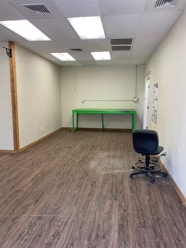 Smithville, TX 78957,301 Bishop ST