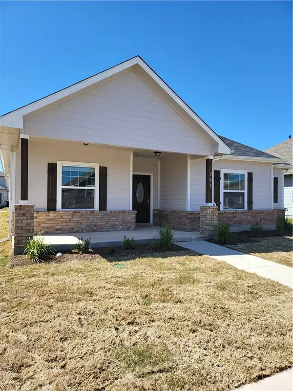 209 Oldbridge DR, Hutto, TX 78634