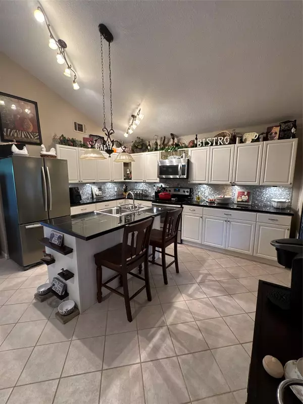 Cottonwood Shores, TX 78657,746 Pecan LN
