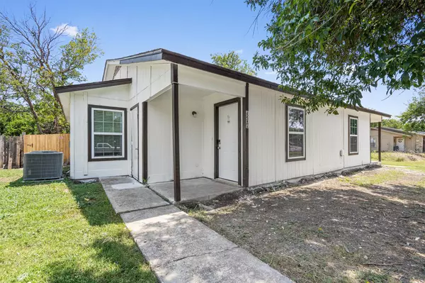 520 Lenora DR #A, Taylor, TX 76574