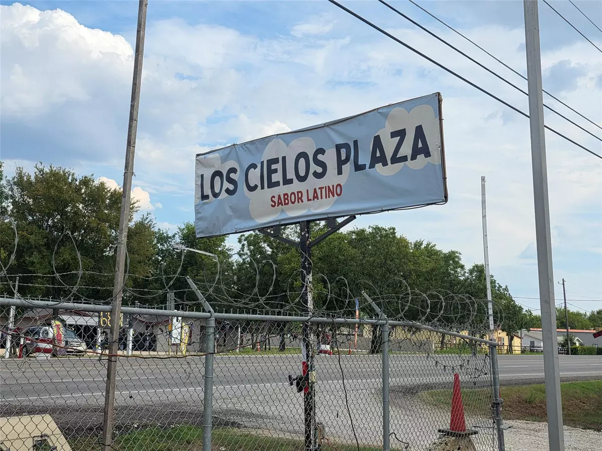 Austin, TX 78744,6712 US Highway 183 #Space 1