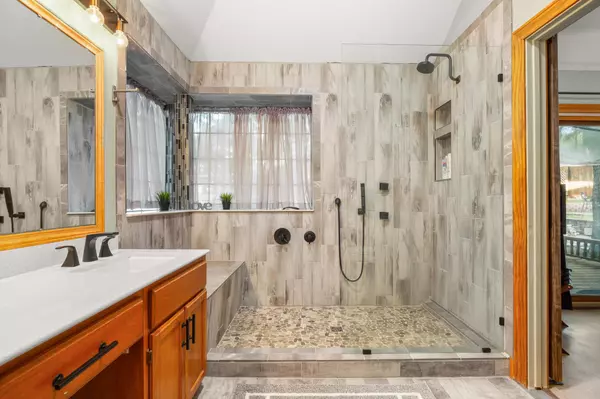 Austin, TX 78741,3015 Sunridge DR