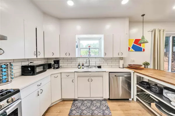 Austin, TX 78702,1901 E 10th ST