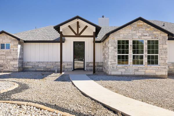 107 S Lon Price DR, Blanco, TX 78606