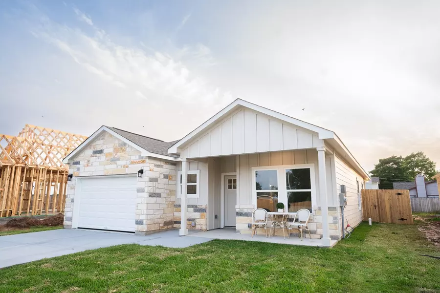 307 String Prairie WAY, Smithville, TX 78957