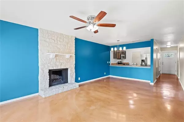 4819 Misty Slope LN Austin, TX 78744