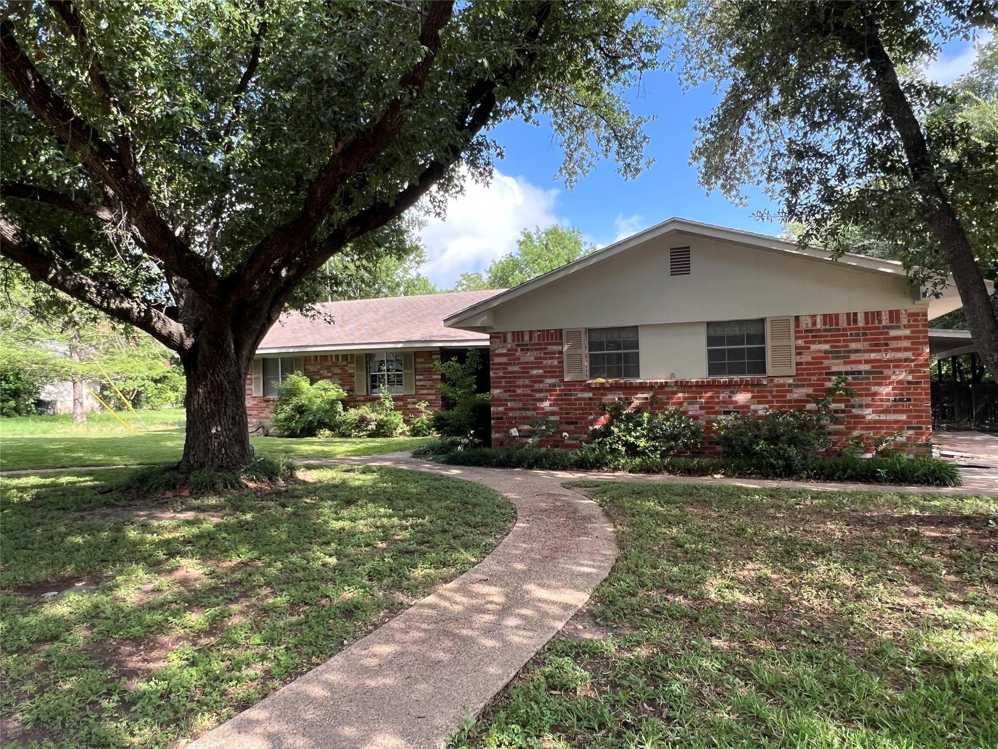 Taylor, TX 76574,812 George ST