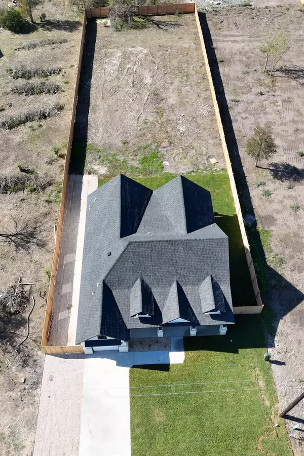 Dale, TX 78616,210 Jacaranda DR