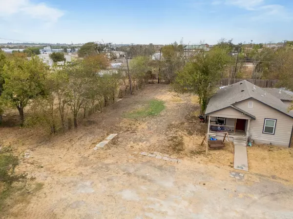 Taylor, TX 76574,207 Murphy ST