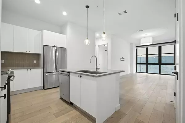 Austin, TX 78702,800 Embassy DR #122
