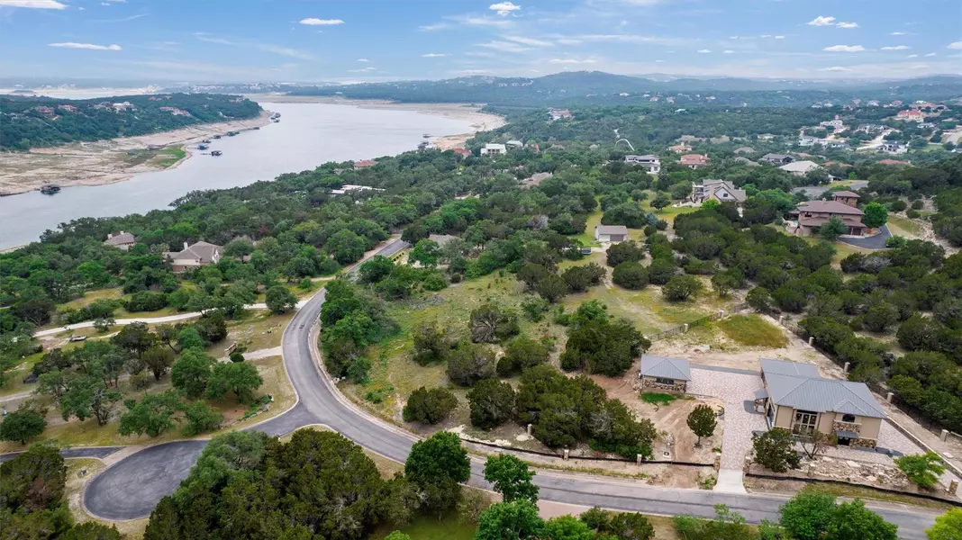 17201 Northlake Hills DR, Jonestown, TX 78645