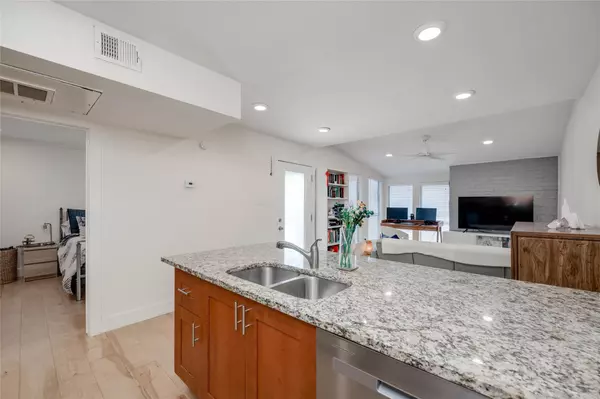 Austin, TX 78751,909 Reinli ST #222