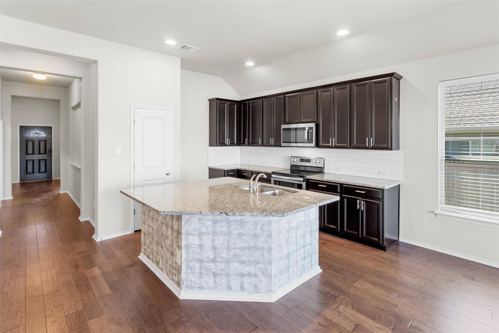 Hutto, TX 78634,122 Finley ST