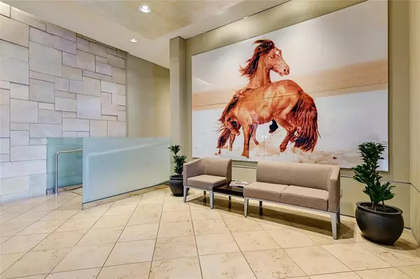 Austin, TX 78701,555 E 5th ST #911