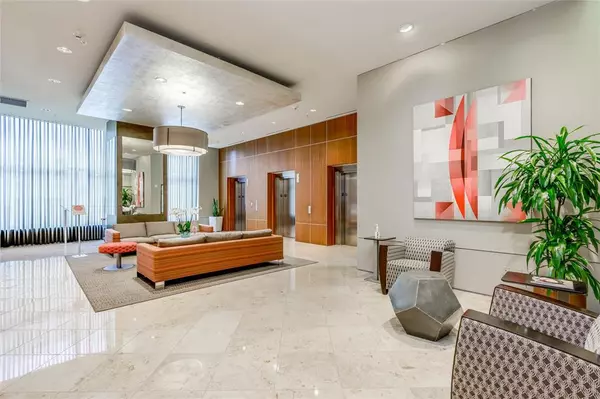 Austin, TX 78701,555 E 5th ST #911