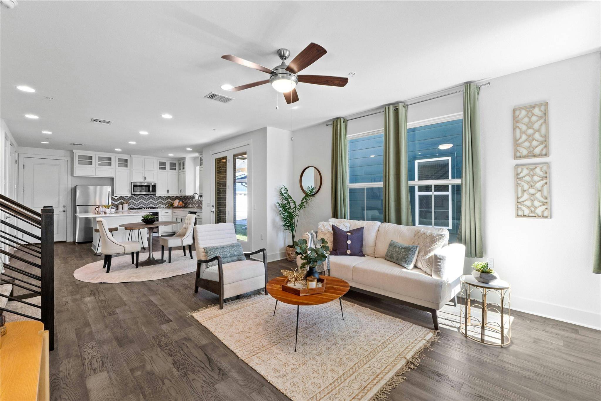 2516 Simond Ave #E, Austin, TX 78723