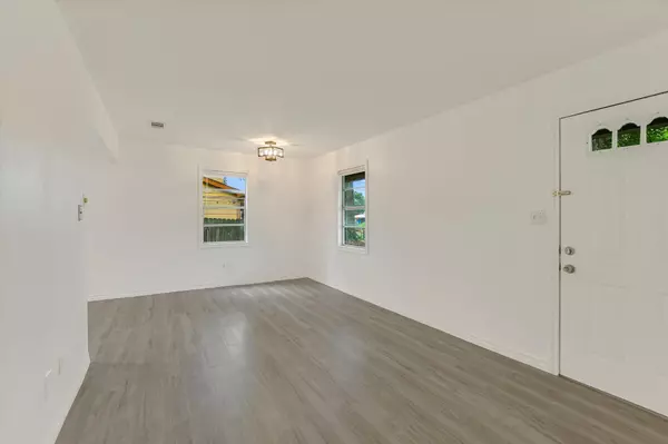 Elgin, TX 78621,401 S Avenue C