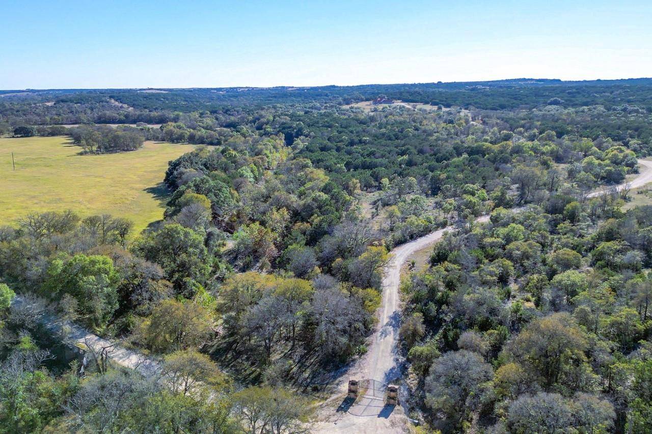 8256 S Us Highway 183, Briggs, TX 78608