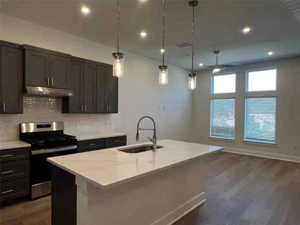 Austin, TX 78751,200 W 56th ST #2103